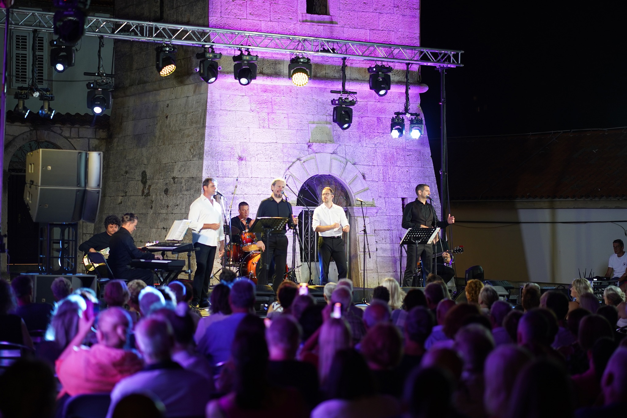 Nezaboravna večer uz 4 Tenora